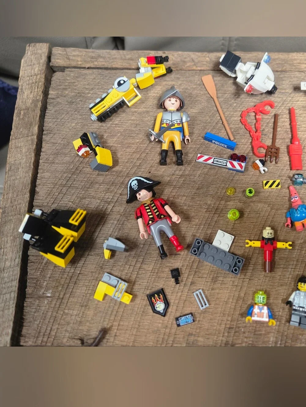 Assorted Lego Figures & Accessories Ninjago, Spongebob, Minecraft Etc Bin P